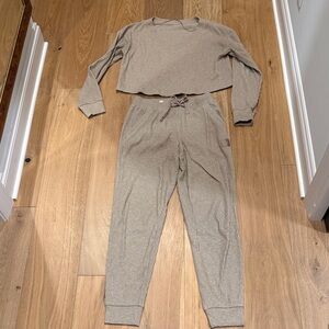 ALO Yoga Women's Ribbed Joggers and Crop Top Set in Taupe